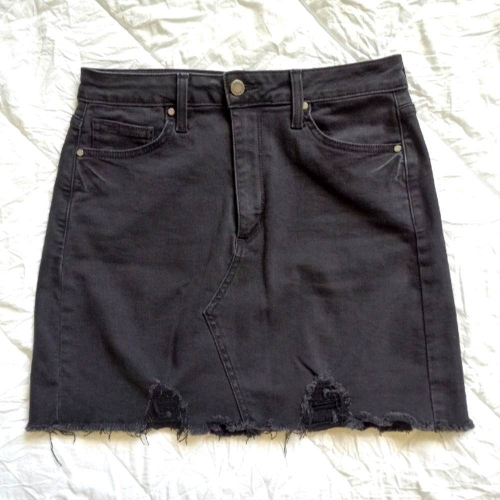 ⚫ 3/$15 - Black Distressed Mini Skirt
